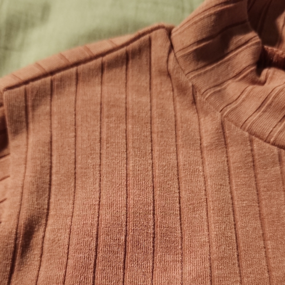 Pink Ribbed Mock Neck Top - Picture 3 of 3
